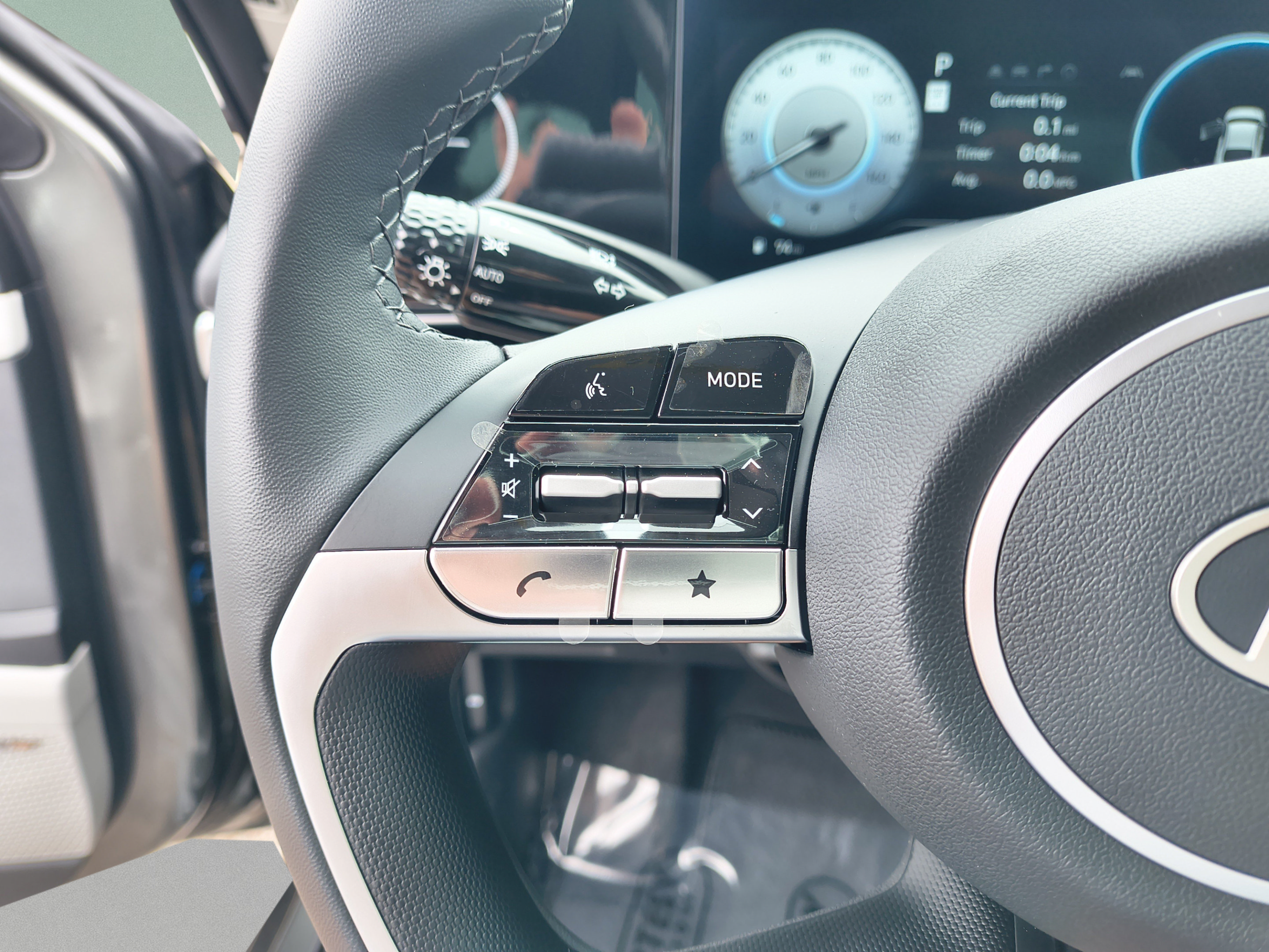 New 2026 Hyundai Elantra Limited FWD image 27