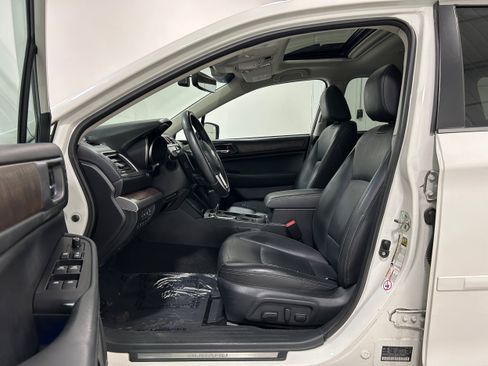 Used 2017 Subaru Outback 2.5i Limited AWD/4WD image 4