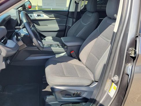 Certified 2025 Ford Explorer Active RWD image 11