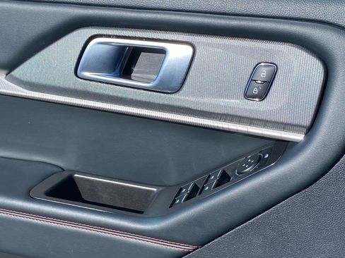 Certified 2025 Ford Explorer ST-Line image 19