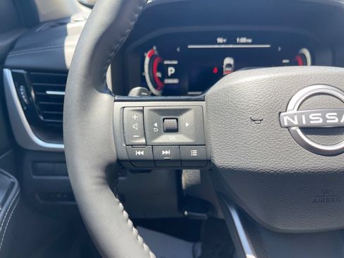 Used 2025 Nissan Rogue Platinum w/ Tech Package FWD image 16