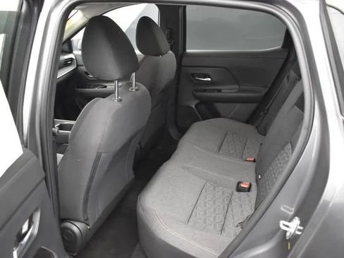 Used 2025 Nissan Kicks SV FWD image 15