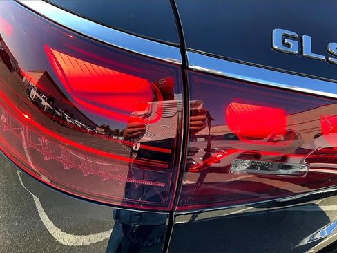 Used 2025 Mercedes-Benz GLS 450 4MATIC image 24