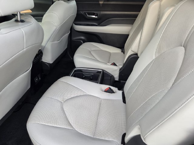 Certified 2025 Toyota Grand Highlander FWD image 24