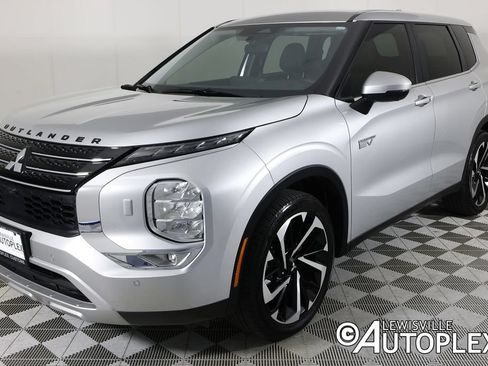 Used 2025 Mitsubishi Outlander SE AWD/4WD image 8