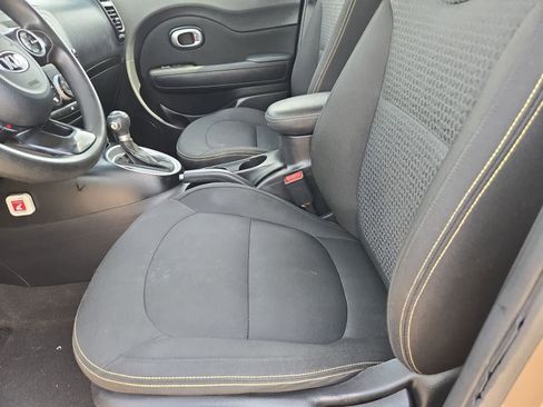 Used 2014 Kia Soul + image 14
