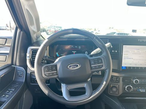 New 2026 Ford F250 Lariat w/ FX4 Off-Road Package image 32