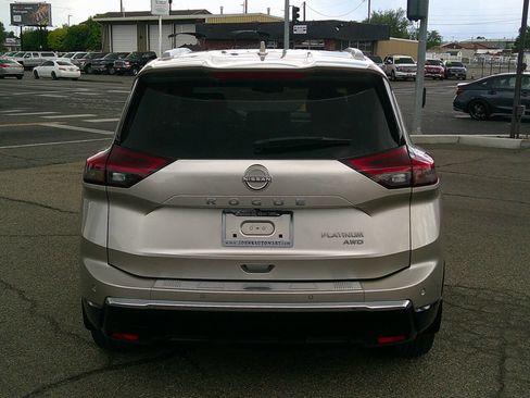 Used 2024 Nissan Rogue Platinum w/ Platinum Premium Package AWD/4WD image 6