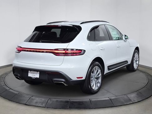 New 2026 Porsche Macan image 7