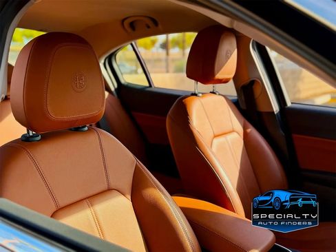 Used 2020 Alfa Romeo Giulia Sedan 4D w/ Cold Weather Package image 18