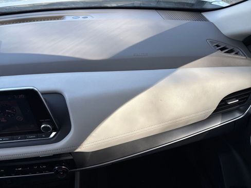 Used 2025 Nissan Rogue SV image 36