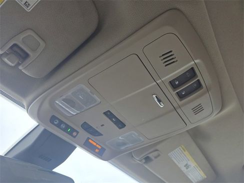 Used 2018 Buick Envision Premium w/ Driver Confidence Package image 19