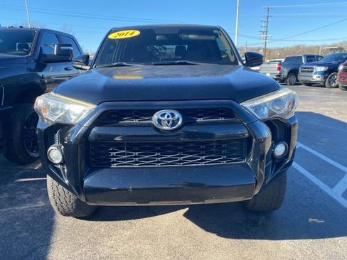 Used 2014 Toyota 4Runner SR5 image 7