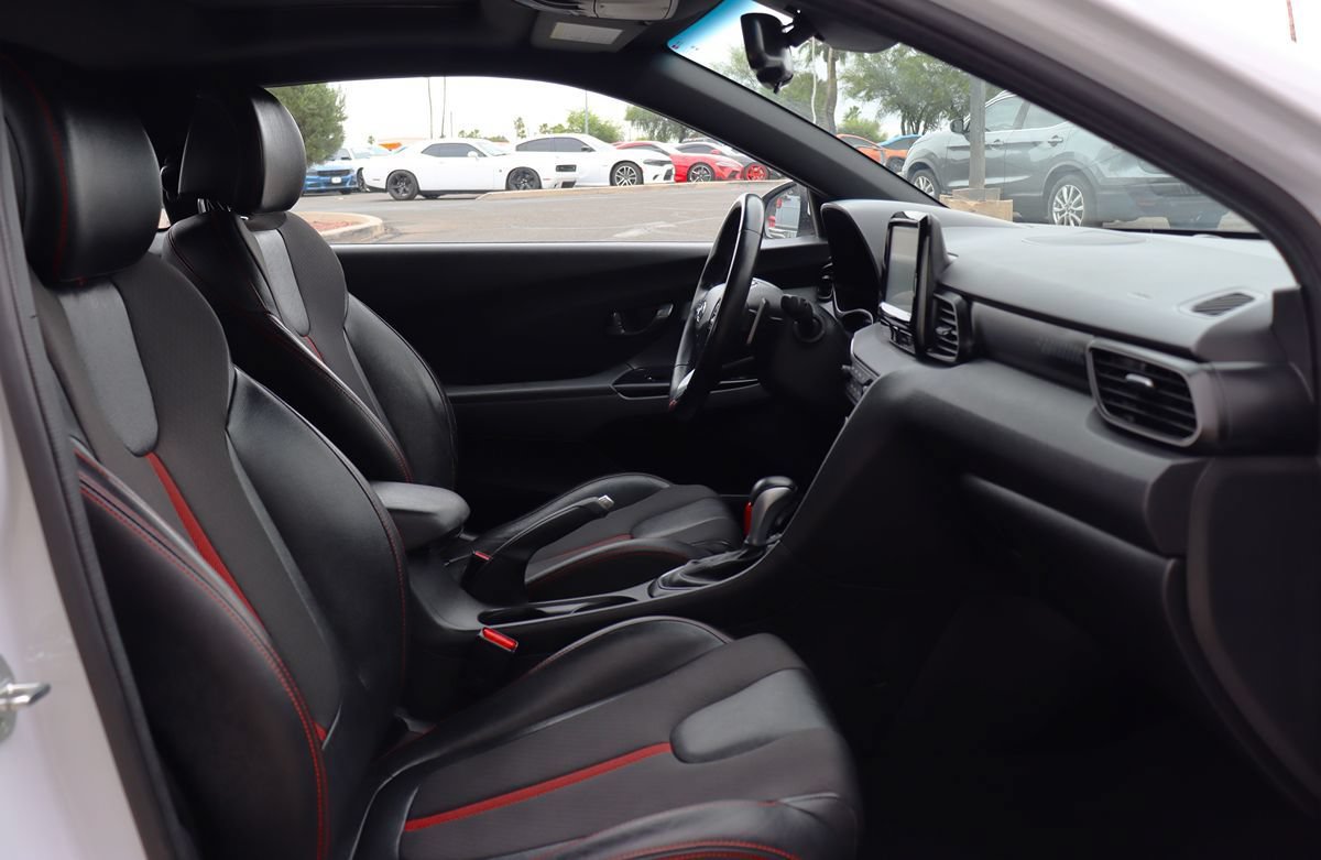 Used 2019 Hyundai Veloster Turbo FWD image 30