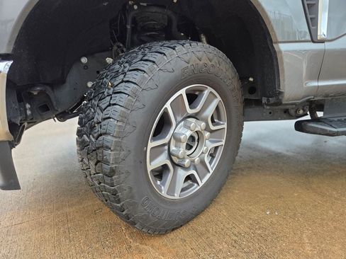 Certified 2025 Ford F250 XLT AWD/4WD image 31