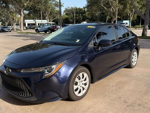 Used 2021 Toyota Corolla LE FWD image 2