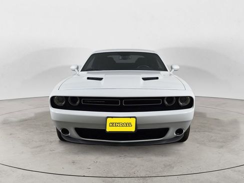 Used 2022 Dodge Challenger SXT image 8