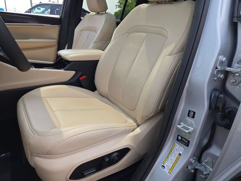 Used 2024 Jeep Grand Cherokee Limited w/ Luxury Tech Group II AWD/4WD image 29