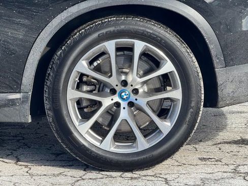 Certified 2025 BMW X5 xDrive50e image 4