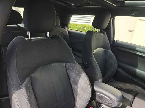 Used 2014 MINI Cooper 2-Door Hardtop image 22
