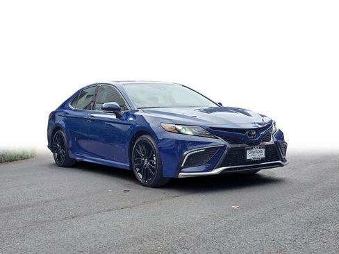 Used 2023 Toyota Camry XSE w/ Navigation Package FWD image 1
