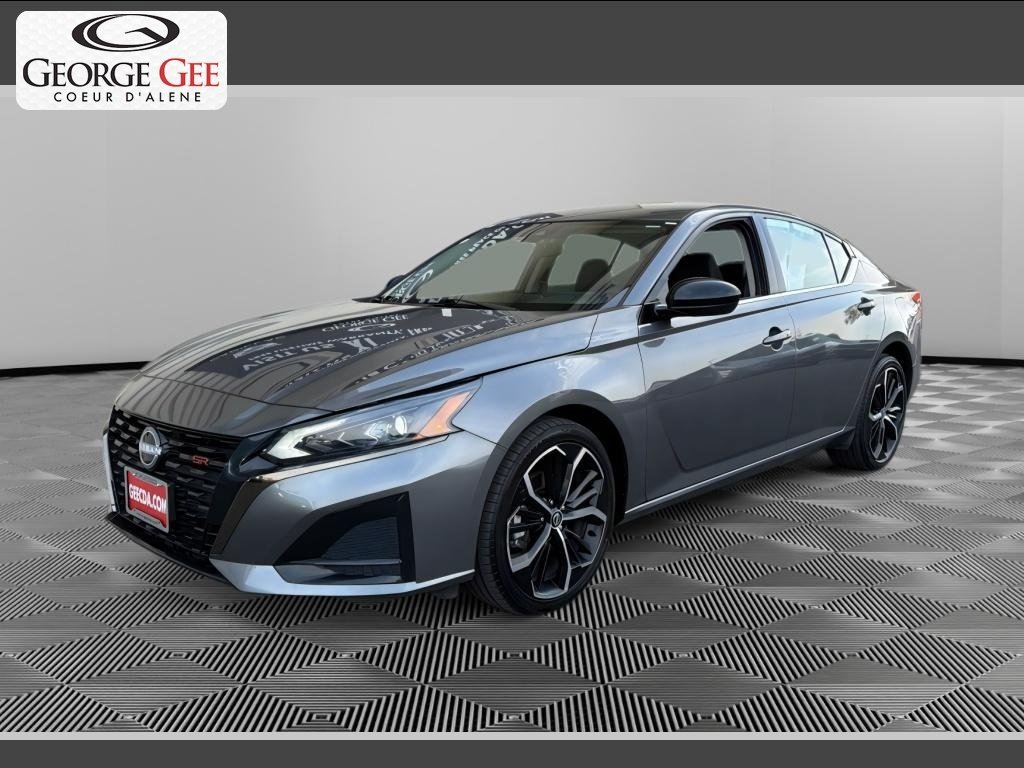 Used 2025 Nissan Altima 2.5 SR AWD/4WD image 1