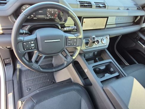Certified 2024 Land Rover Defender 90 X-Dynamic SE AWD/4WD image 19