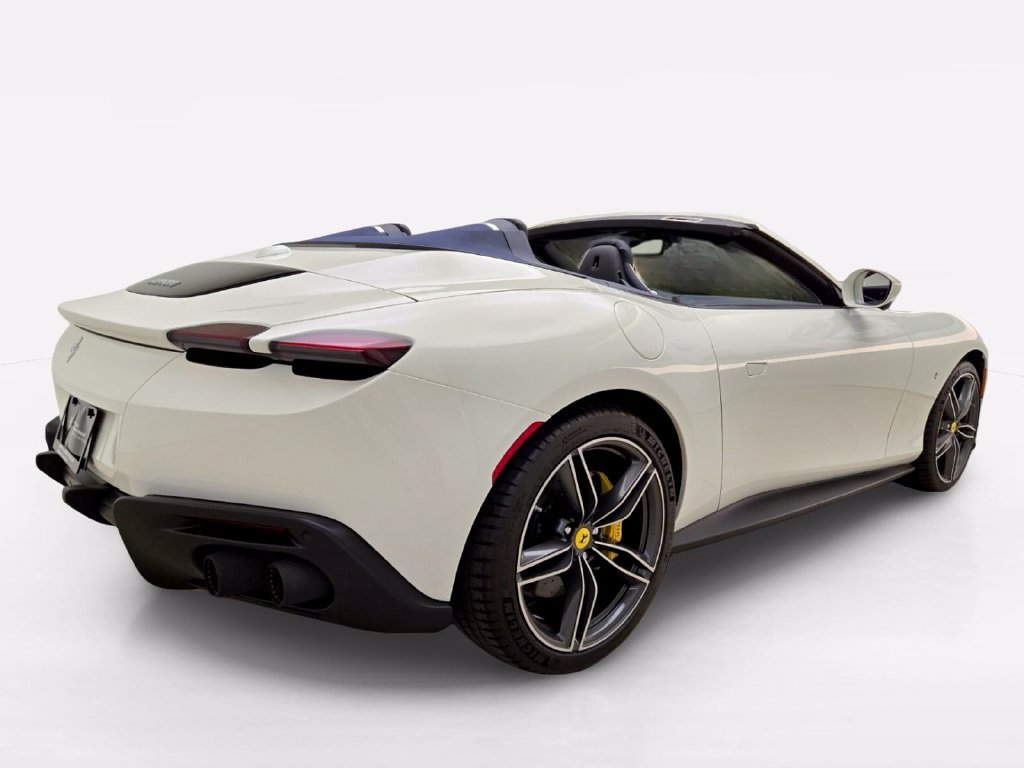 Used 2024 Ferrari Roma Spider RWD image 9