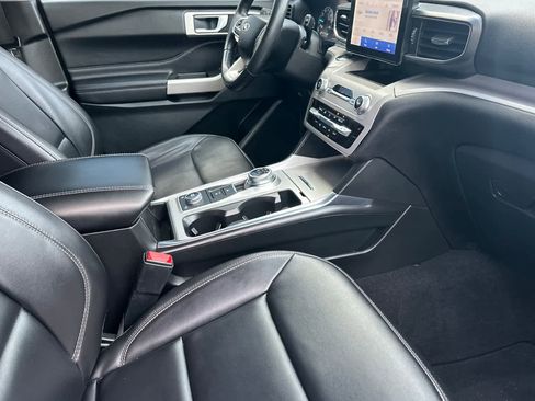 Certified 2023 Ford Explorer XLT w/ Equipment Group 202A image 16