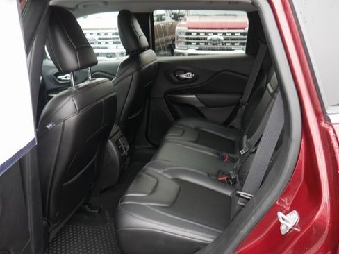 Used 2019 Jeep Cherokee Latitude Plus w/ Cold Weather Group image 23