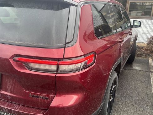 Used 2023 Jeep Grand Cherokee L Limited w/ Luxury Tech Group II image 11