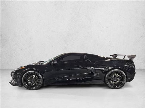 Used 2023 Chevrolet Corvette Stingray Premium Conv w/ Z51 Performance Package RWD image 9