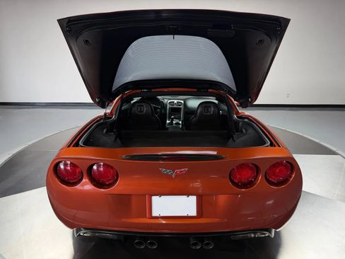 Used 2005 Chevrolet Corvette Coupe w/ Preferred Equipment Group RWD image 13