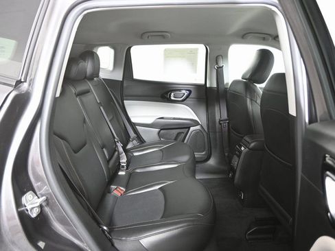 Used 2022 Jeep Compass Limited AWD/4WD image 17