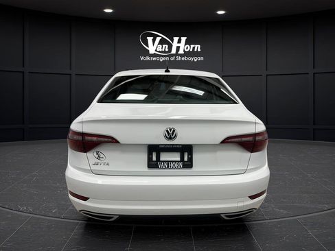Used 2020 Volkswagen Jetta R-Line w/ R-Line Cold Weather Package image 4
