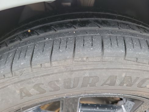 Used 2025 Kia Carnival SX image 31