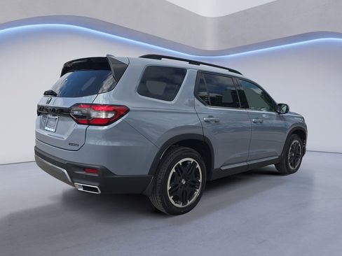 New 2026 Honda Pilot Touring image 6