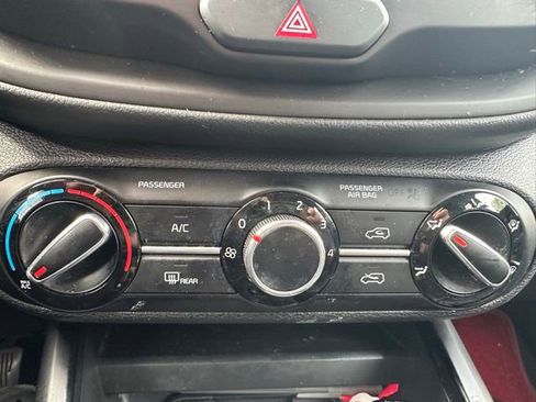 Used 2022 Kia Soul LX FWD image 13