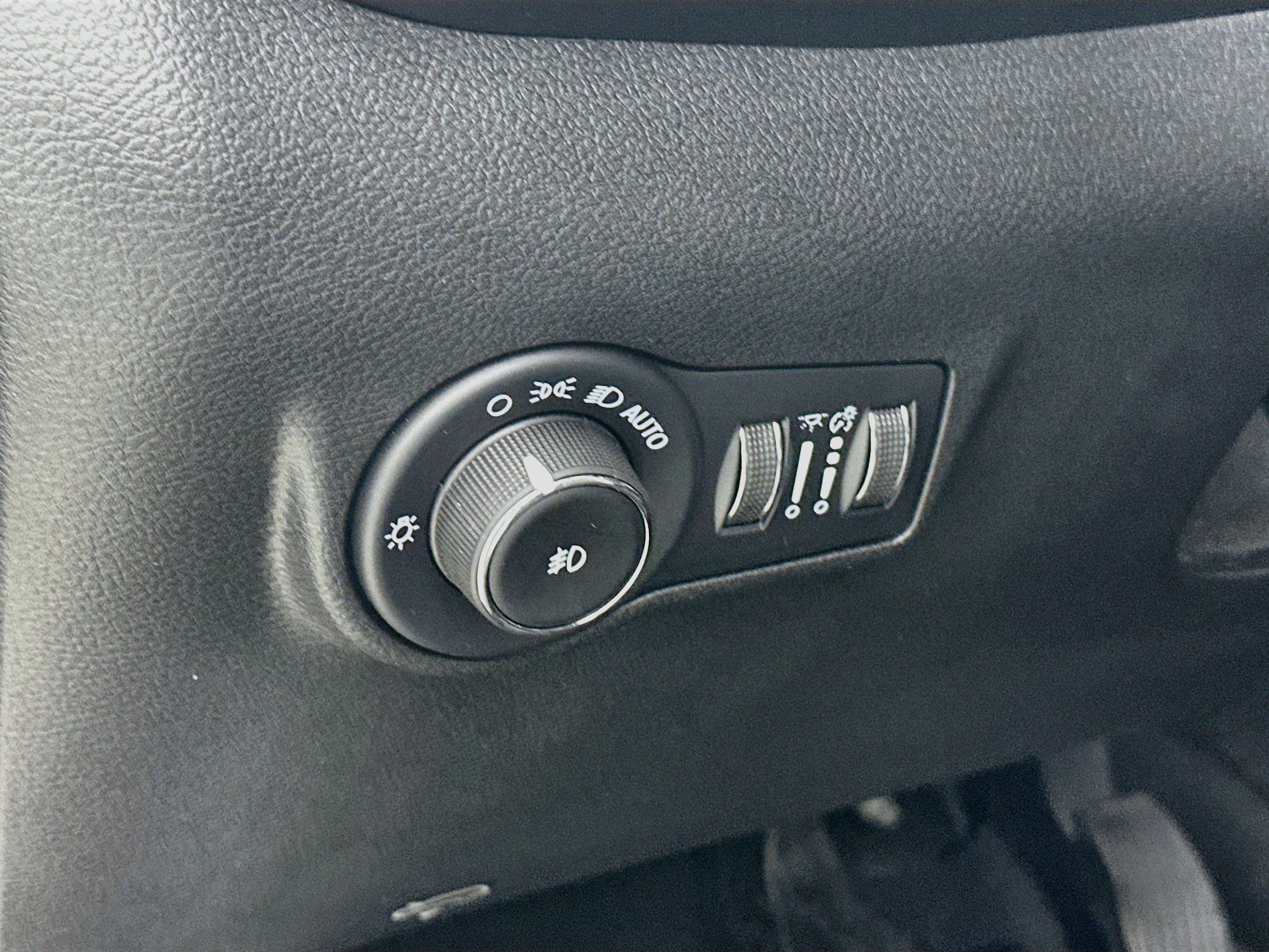 Used 2024 Jeep Compass Limited w/ Elite Group AWD/4WD image 10