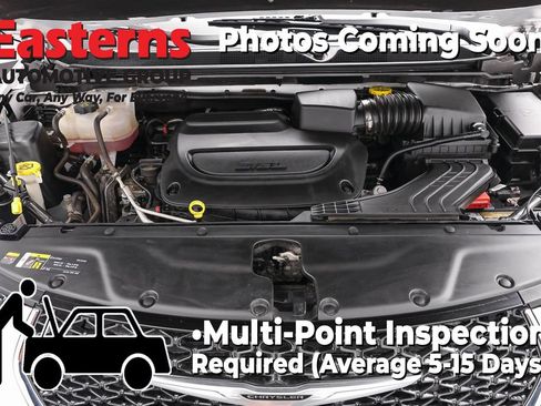 Used 2023 Chrysler Pacifica Touring-L FWD image 7