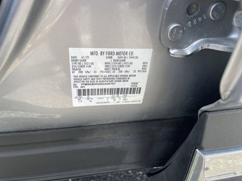 Used 2022 Ford Explorer XLT w/ Equipment Group 202A AWD/4WD image 34