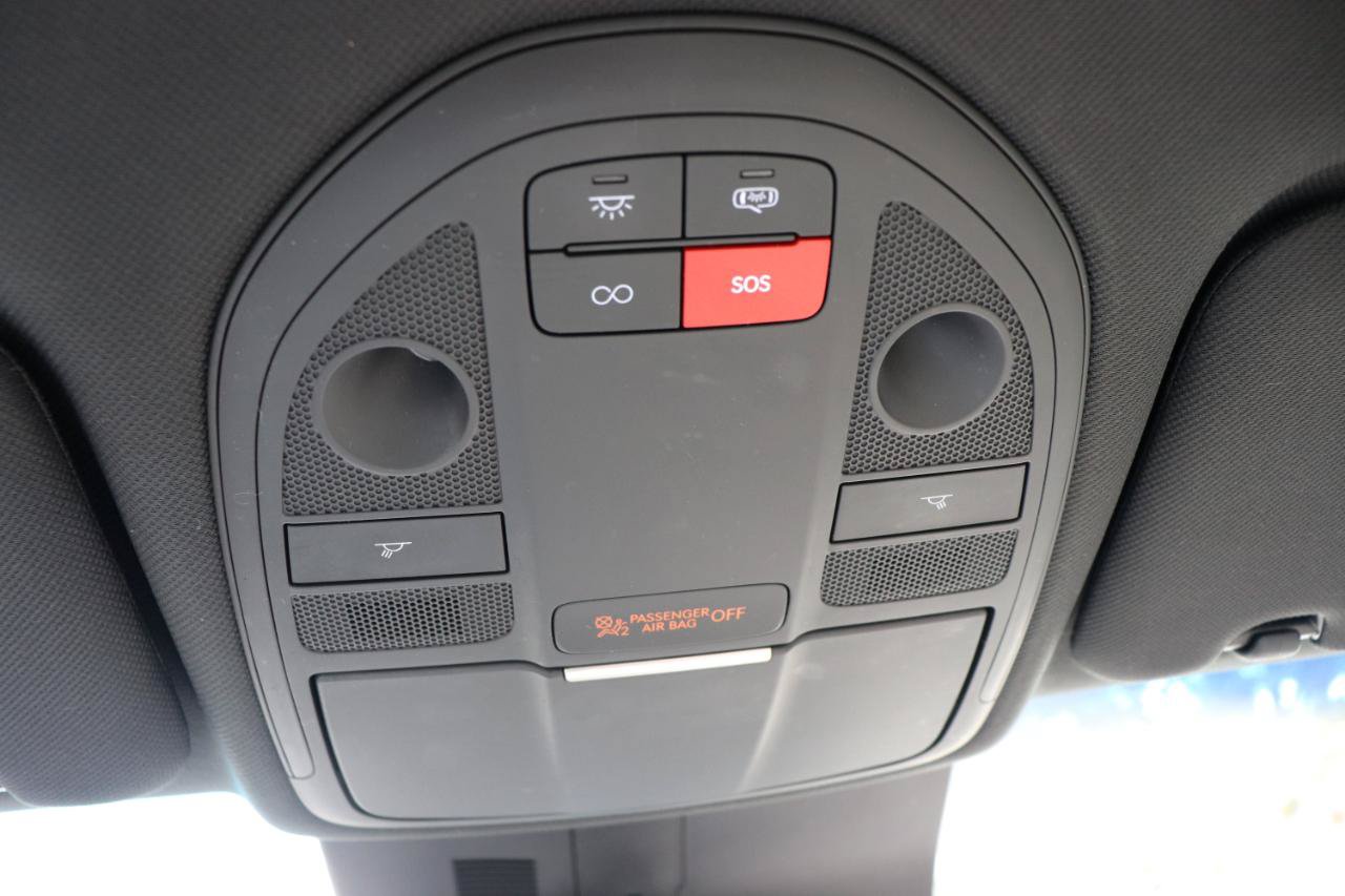 Used 2025 Genesis G70 2.5T AWD/4WD image 46