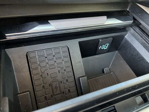 Used 2025 Ford F450 Platinum w/ Platinum Plus Package image 36