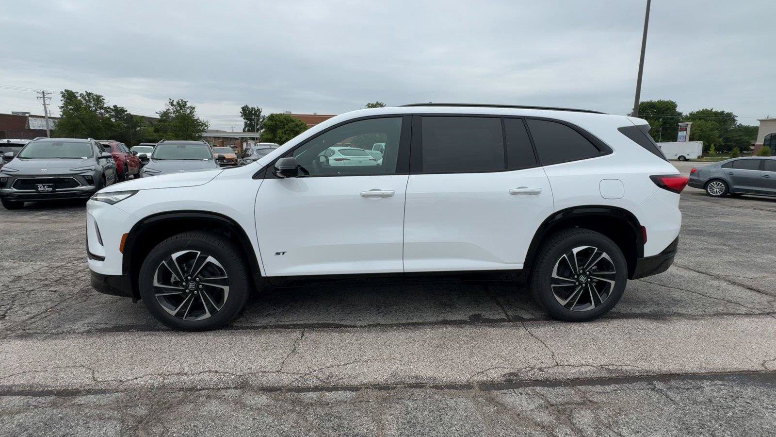 New 2026 Buick Enclave Sport Touring w/ Power Package AWD/4WD image 5