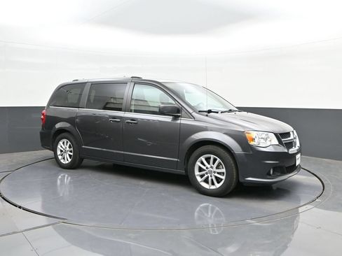 Used 2020 Dodge Grand Caravan SXT FWD image 16
