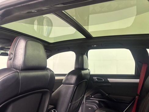 Used 2014 Porsche Cayenne GTS image 15