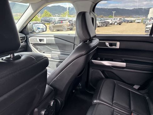 Used 2020 Ford Explorer XLT w/ Equipment Group 202A RWD image 10