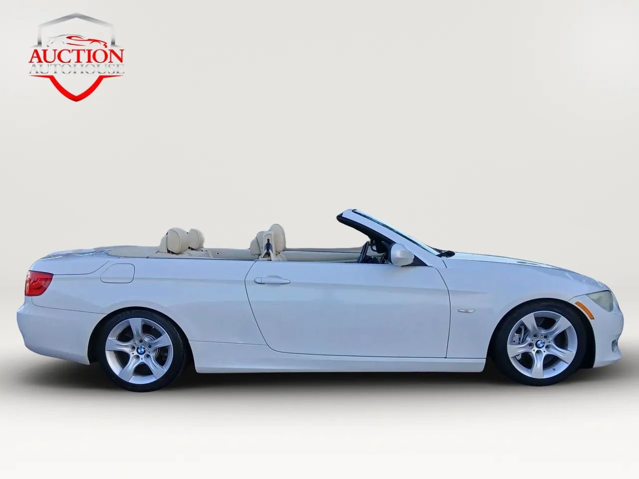 Used 2011 BMW 335i Convertible RWD image 4