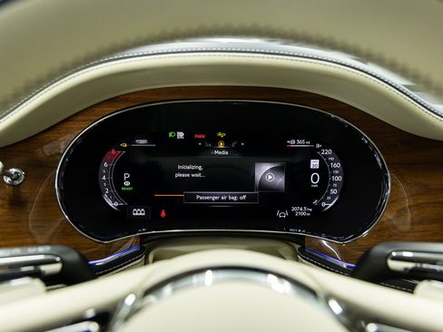 Certified 2026 Bentley Flying Spur V8 AWD/4WD image 35