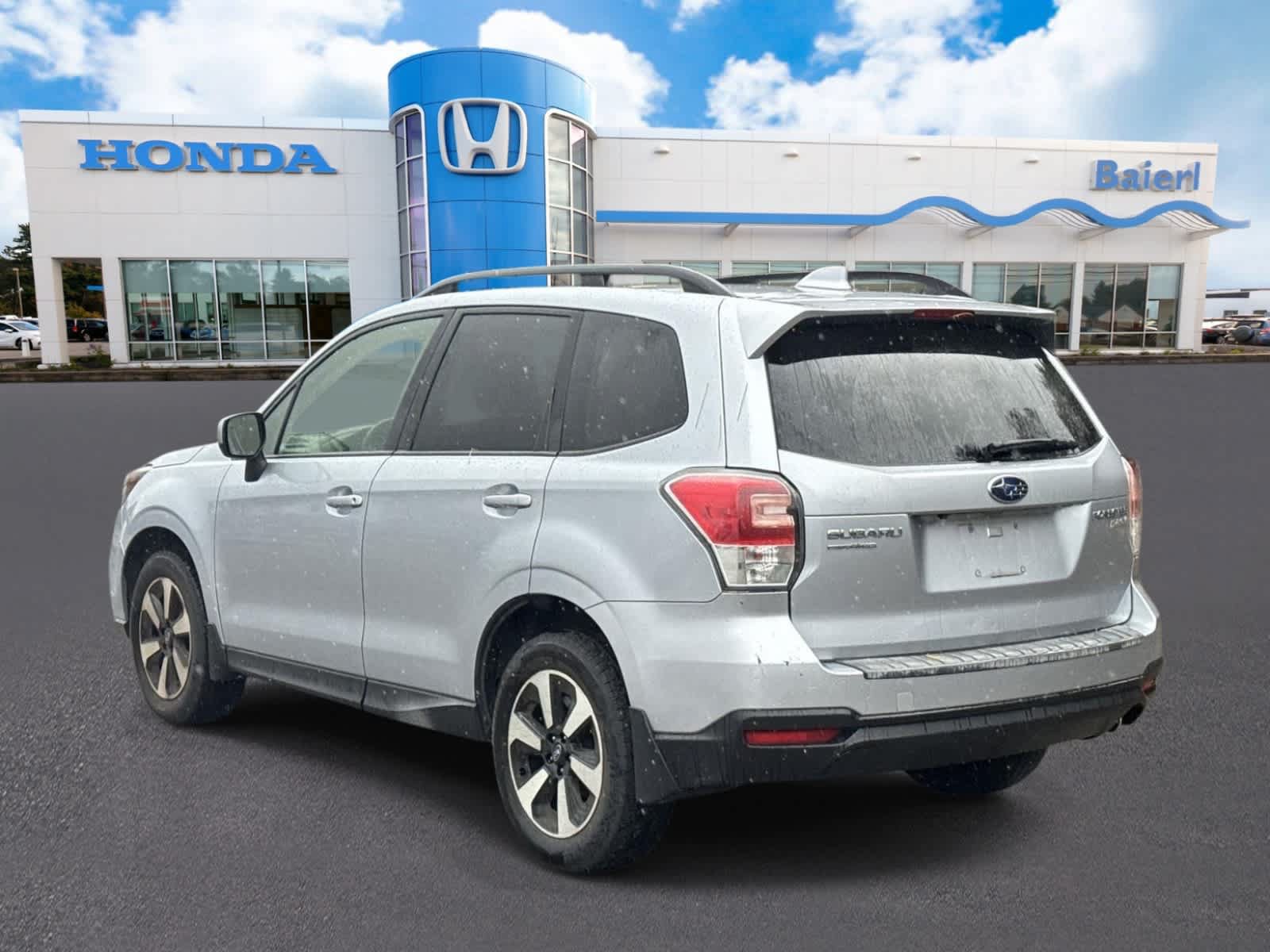 Used 2017 Subaru Forester 2.5i Premium AWD/4WD image 3